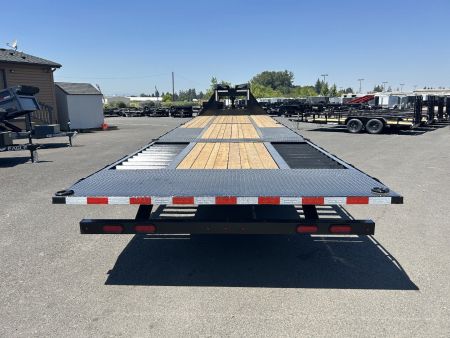 New 2025 Sure-Trac 8.5x32 Gooseneck Deckover Trailer w/ Hyd. Beavertail 25.9K GVWR