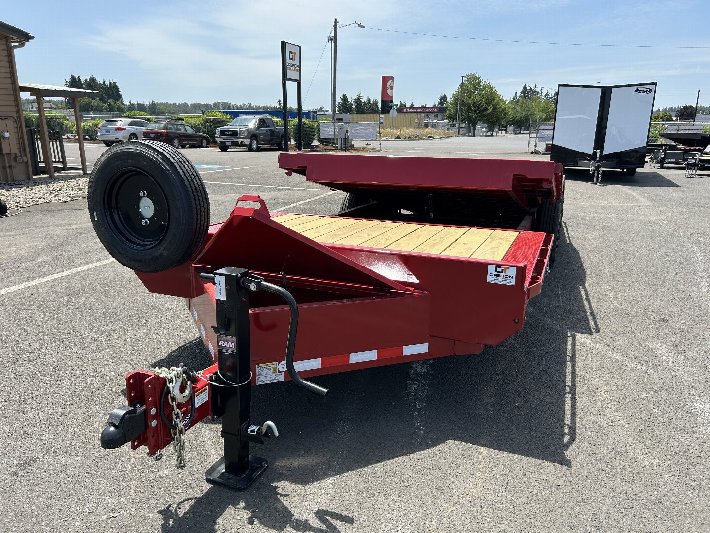 New 2025 Midsota 8.5x24 Split Tilt w/ Drive Over Fenders 17.6K GVWR