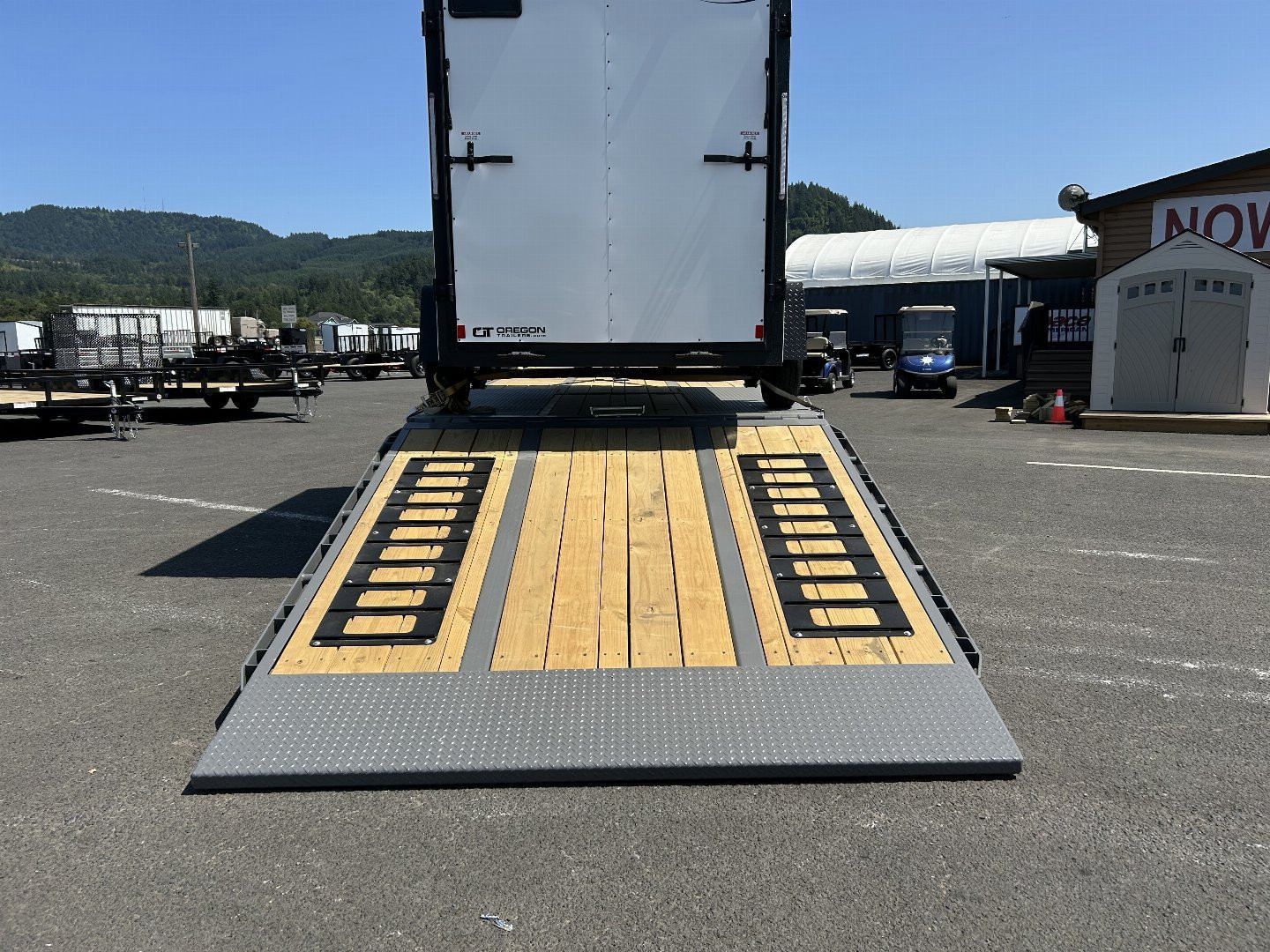 New 2025 MIDSOTA 8.5x36 Gooseneck Deckover 25.9K