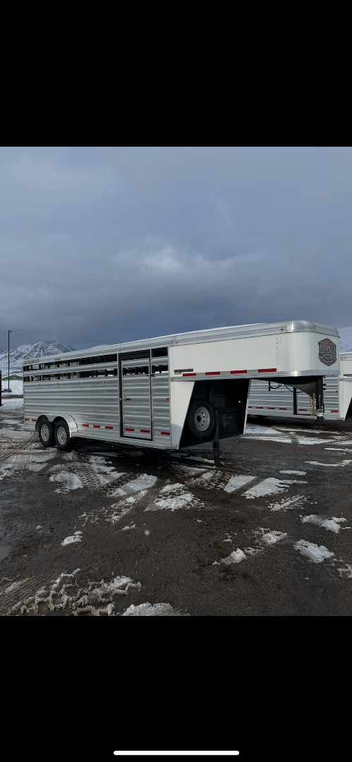 New 2025 Logan Coach 20' Cattleman