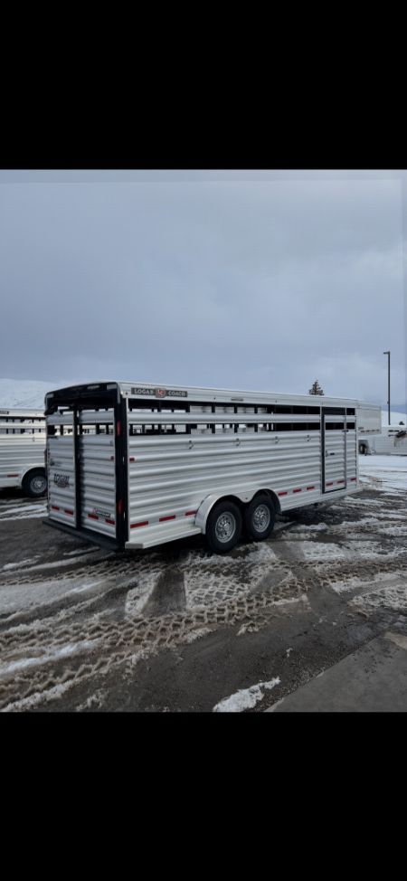 New 2025 Logan Coach 20' Cattleman
