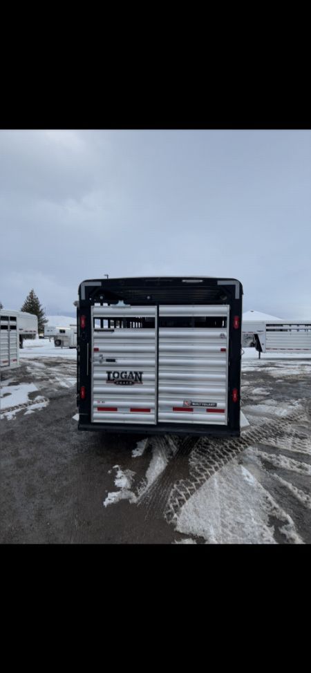 New 2025 Logan Coach 20' Cattleman