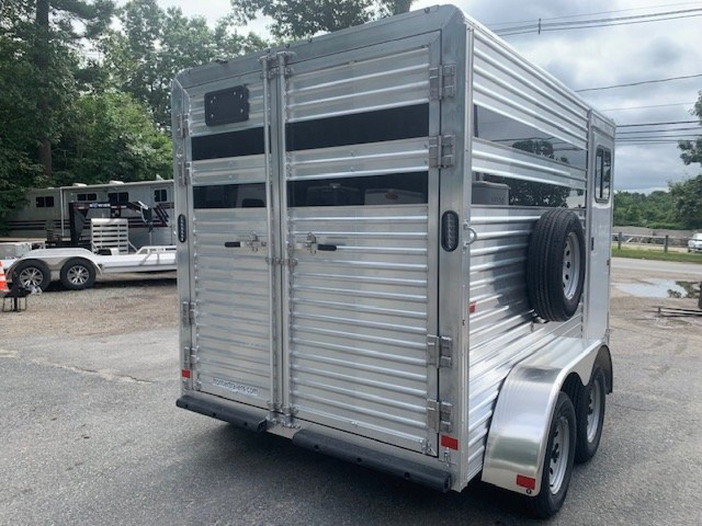 New 2027 Frontier Trailers Colt 2h Slant combo Horse Trailer