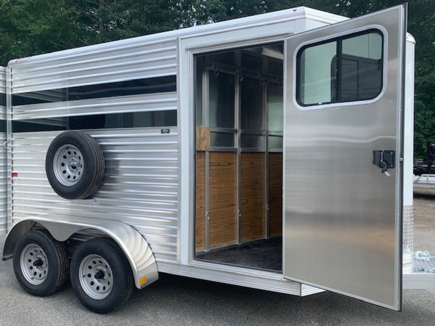 New 2027 Frontier Trailers Colt 2h Slant combo Horse Trailer