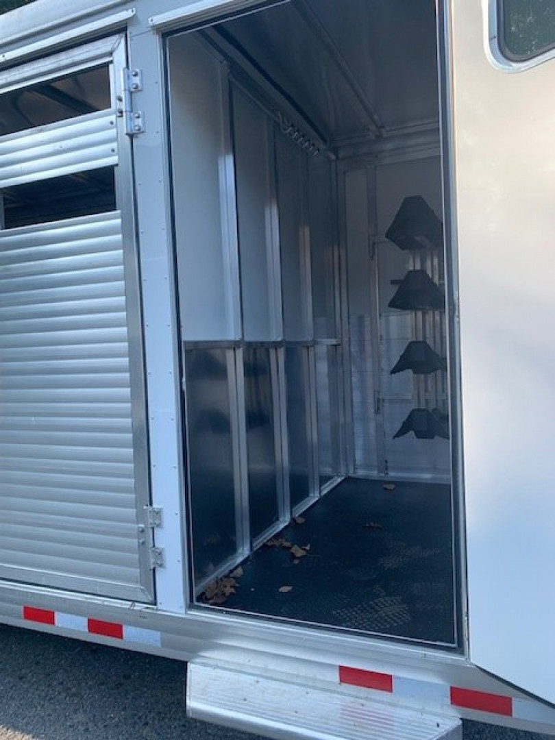 New 2026 Sundowner Rancher TR G/N Horse Trailer