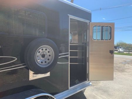 New 2025 Frontier Trailers 2h BP Horse Trailer