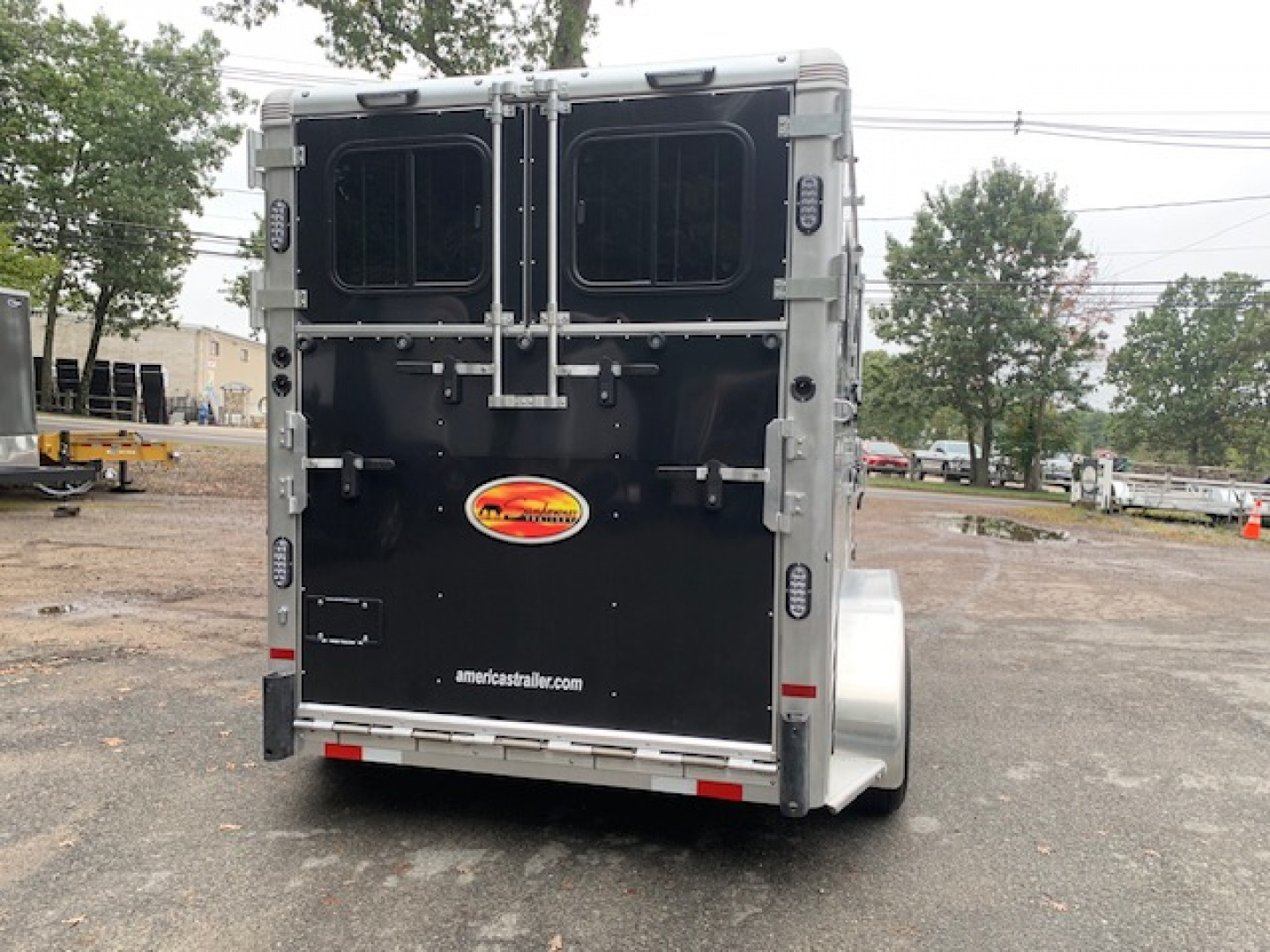 New 2026 Sundowner Trailers 2H DR W Side Unload Ramp Horse Trailer GN