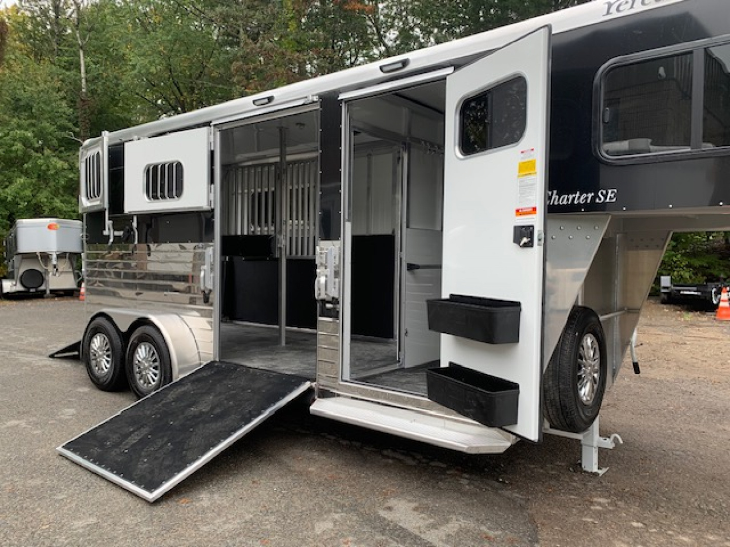 New 2026 Sundowner Trailers 2H DR W Side Unload Ramp Horse Trailer GN