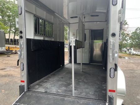 New 2026 Sundowner Trailers 2H DR W Side Unload Ramp Horse Trailer GN