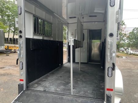 New 2026 Sundowner Trailers 2H DR W Side Unload Ramp Horse Trailer GN