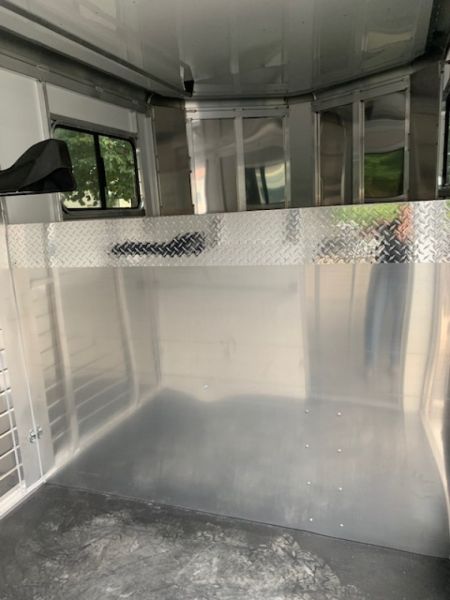 New 2026 Sundowner Trailers 2H DR W Side Unload Ramp Horse Trailer GN