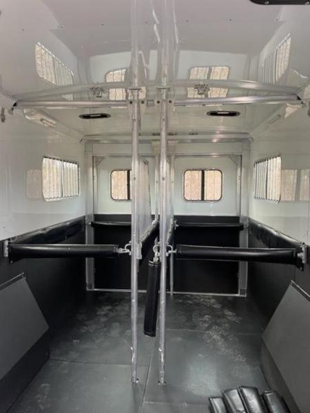 New 2023 Sundowner Trailers 6H/ head to head Horse Trailer