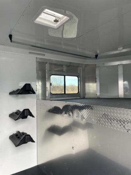 New 2023 Sundowner Trailers 6H/ head to head Horse Trailer