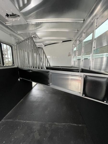 New 2024 Sundowner Trailers 3h Sportman GN Slant Stock / Stock Combo Trailer