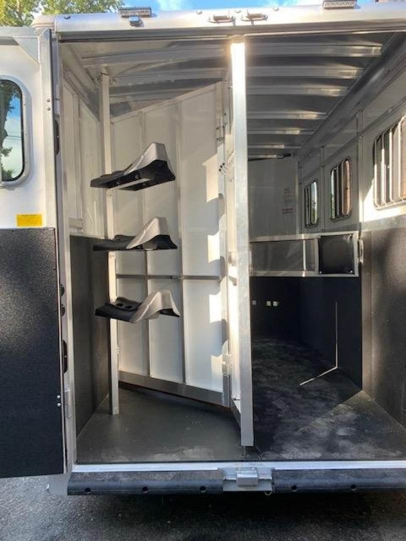 New 2027 Sundowner Trailers 206Sundowner Santa Fe 3H Slant With LQ Horse Trailer