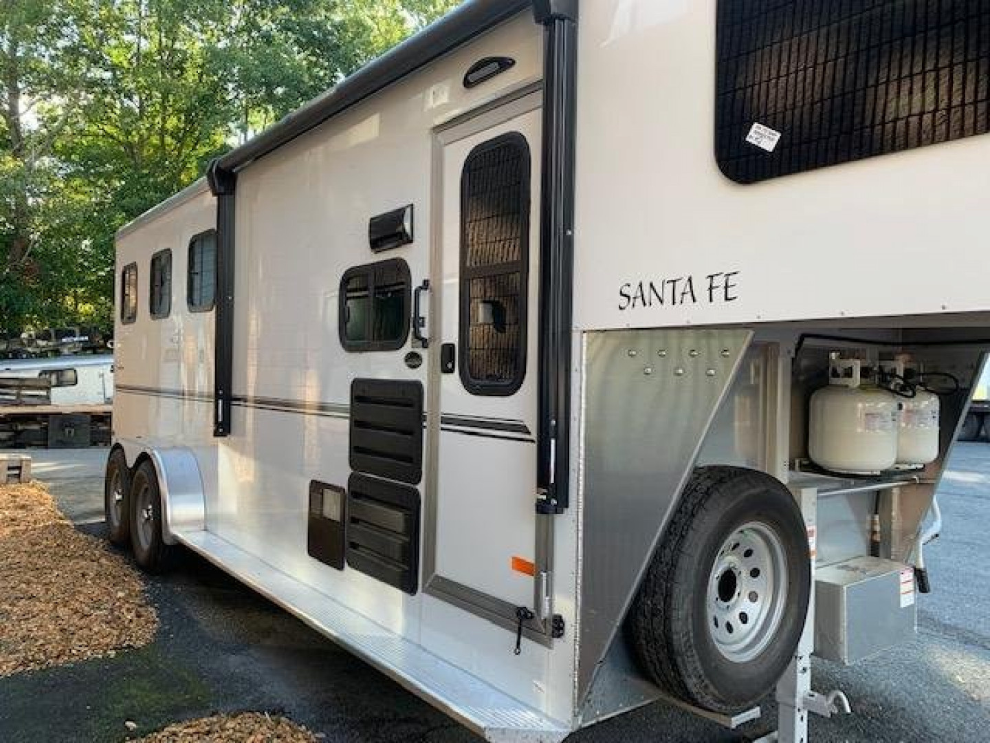 New 2027 Sundowner Trailers 206Sundowner Santa Fe 3H Slant With LQ Horse Trailer