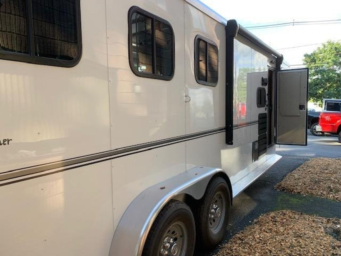New 2027 Sundowner Trailers 206Sundowner Santa Fe 3H Slant With LQ Horse Trailer
