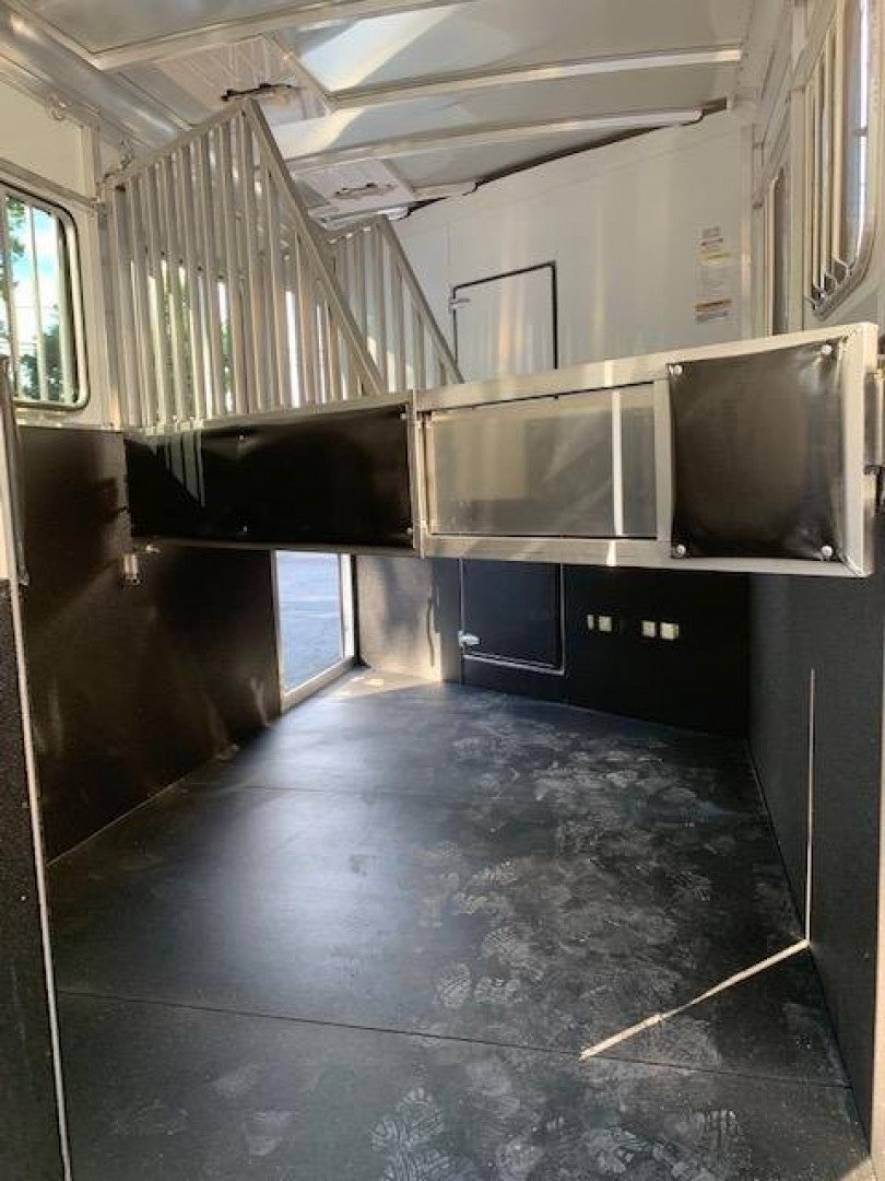 New 2027 Sundowner Trailers 206Sundowner Santa Fe 3H Slant With LQ Horse Trailer
