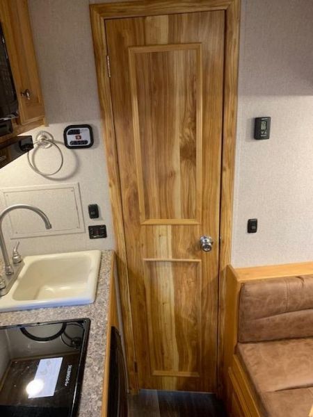 New 2027 Sundowner Trailers 206Sundowner Santa Fe 3H Slant With LQ Horse Trailer