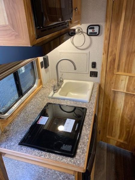New 2027 Sundowner Trailers 206Sundowner Santa Fe 3H Slant With LQ Horse Trailer