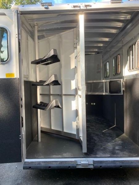 New 2027 Sundowner Trailers 206Sundowner Santa Fe 3H Slant With LQ Horse Trailer
