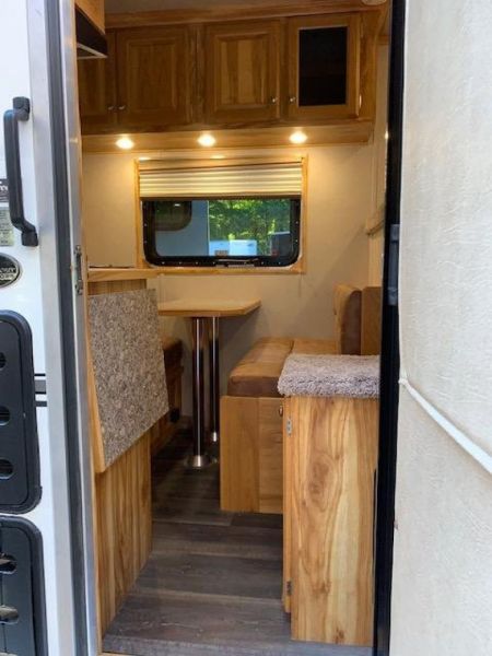 New 2027 Sundowner Trailers 206Sundowner Santa Fe 3H Slant With LQ Horse Trailer