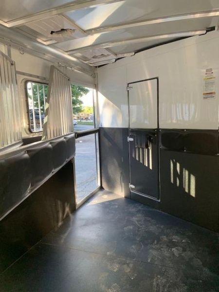 New 2027 Sundowner Trailers 206Sundowner Santa Fe 3H Slant With LQ Horse Trailer