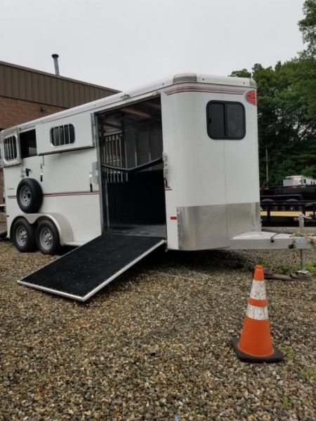New 2027 Sundowner Trailers 2H BP w side unload Horse Trailer