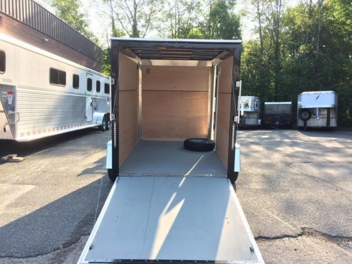 New 2023 iTi Cargo Traile Enclosed Cargo Trailer