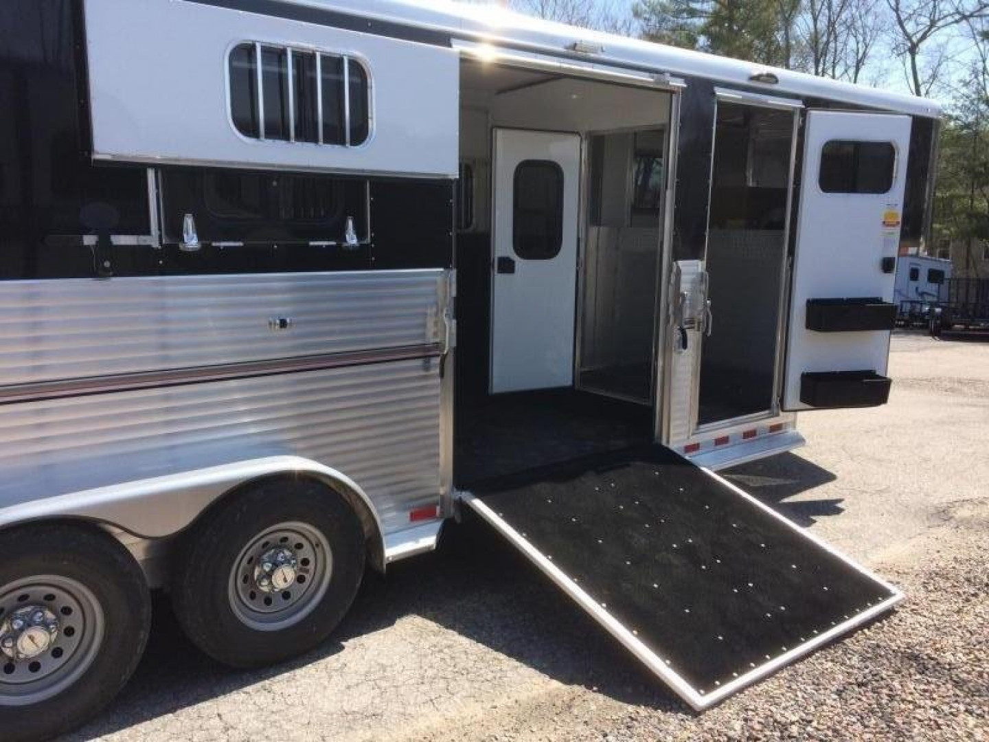 New 2027 Sundowner Trailers Yered Special Series Sundowner Horse Trailer