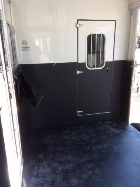 New 2027 Sundowner Trailers Yered Special Series Sundowner Horse Trailer
