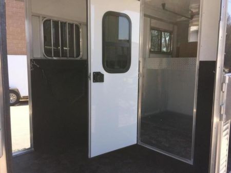 New 2027 Sundowner Trailers Yered Special Series Sundowner Horse Trailer