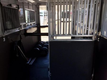 New 2027 Sundowner Trailers Yered Special Series Sundowner Horse Trailer