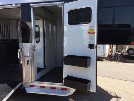 New 2027 Sundowner Trailers Yered Special Series Sundowner Horse Trailer