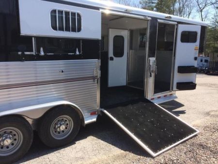 New 2027 Sundowner Trailers Yered Special Series Sundowner Horse Trailer