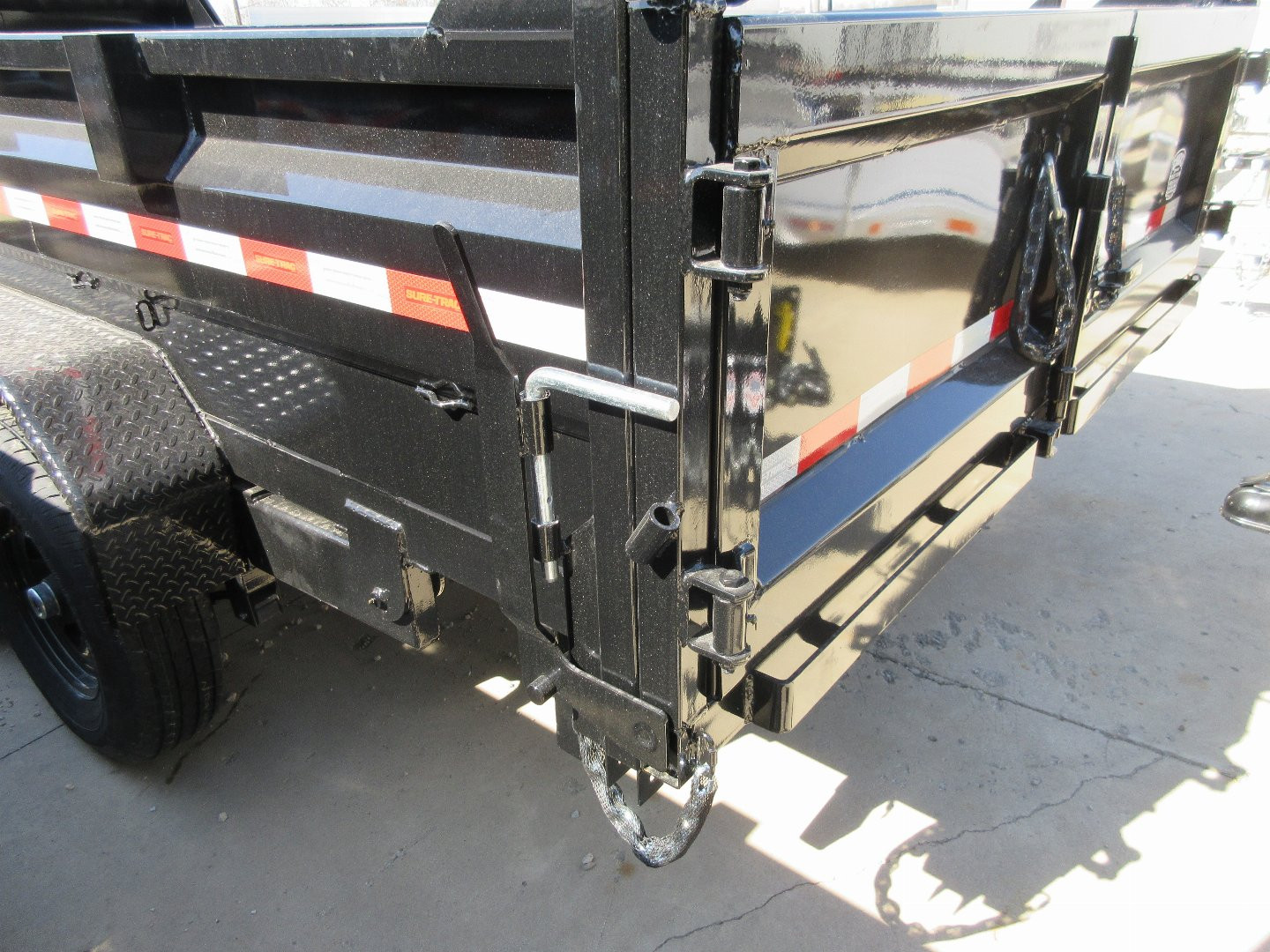 New 2025 Sure-Trac 82 x 16 HD Low Profile Dump Trailer 14K TelescopIc