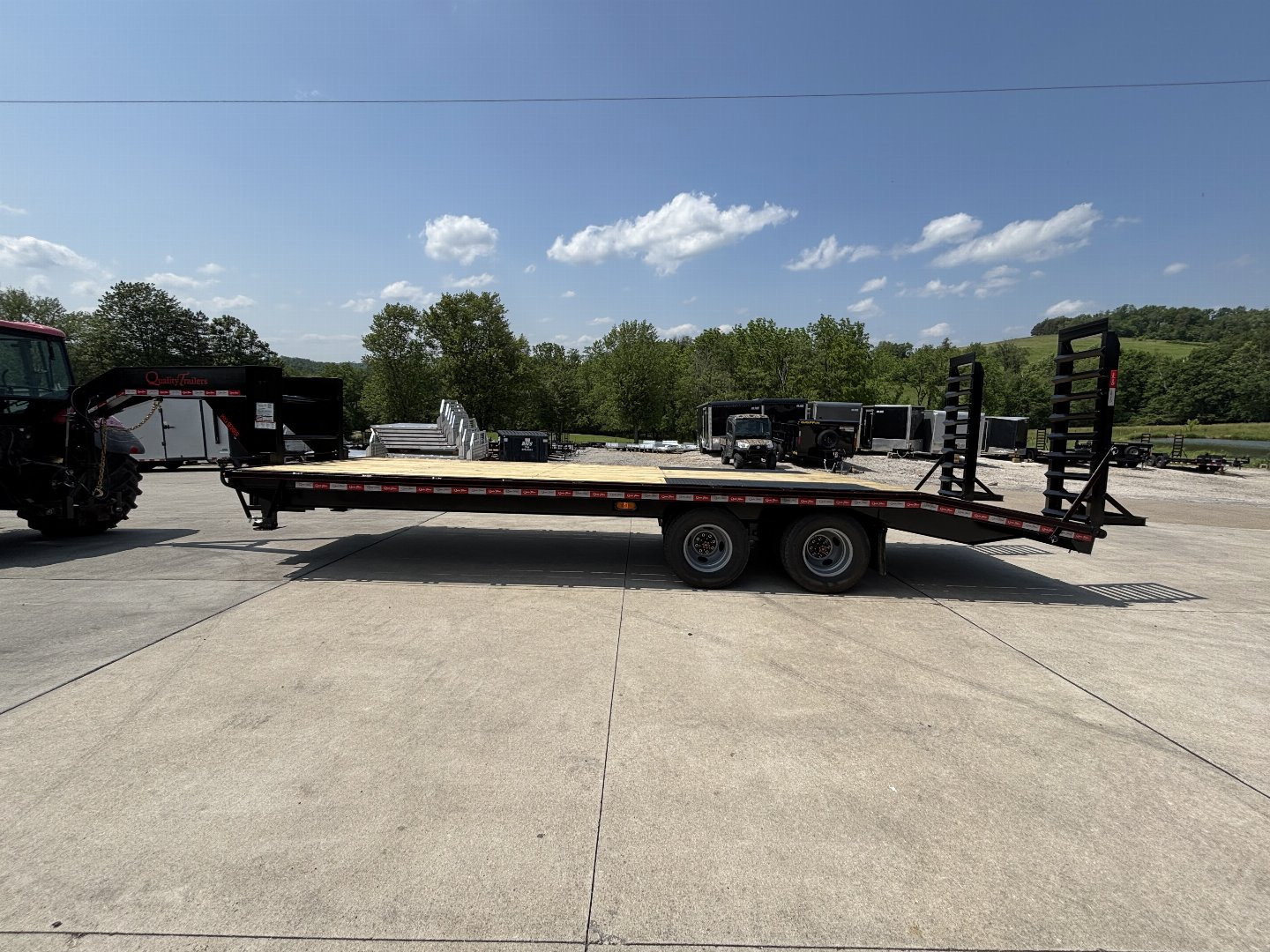 New 2027 Quality Trailers 25' Gooseneck (20' + 5' Dovetail) Pro Series Deckover Trailer - Tandem Dual - 25000# GVWR