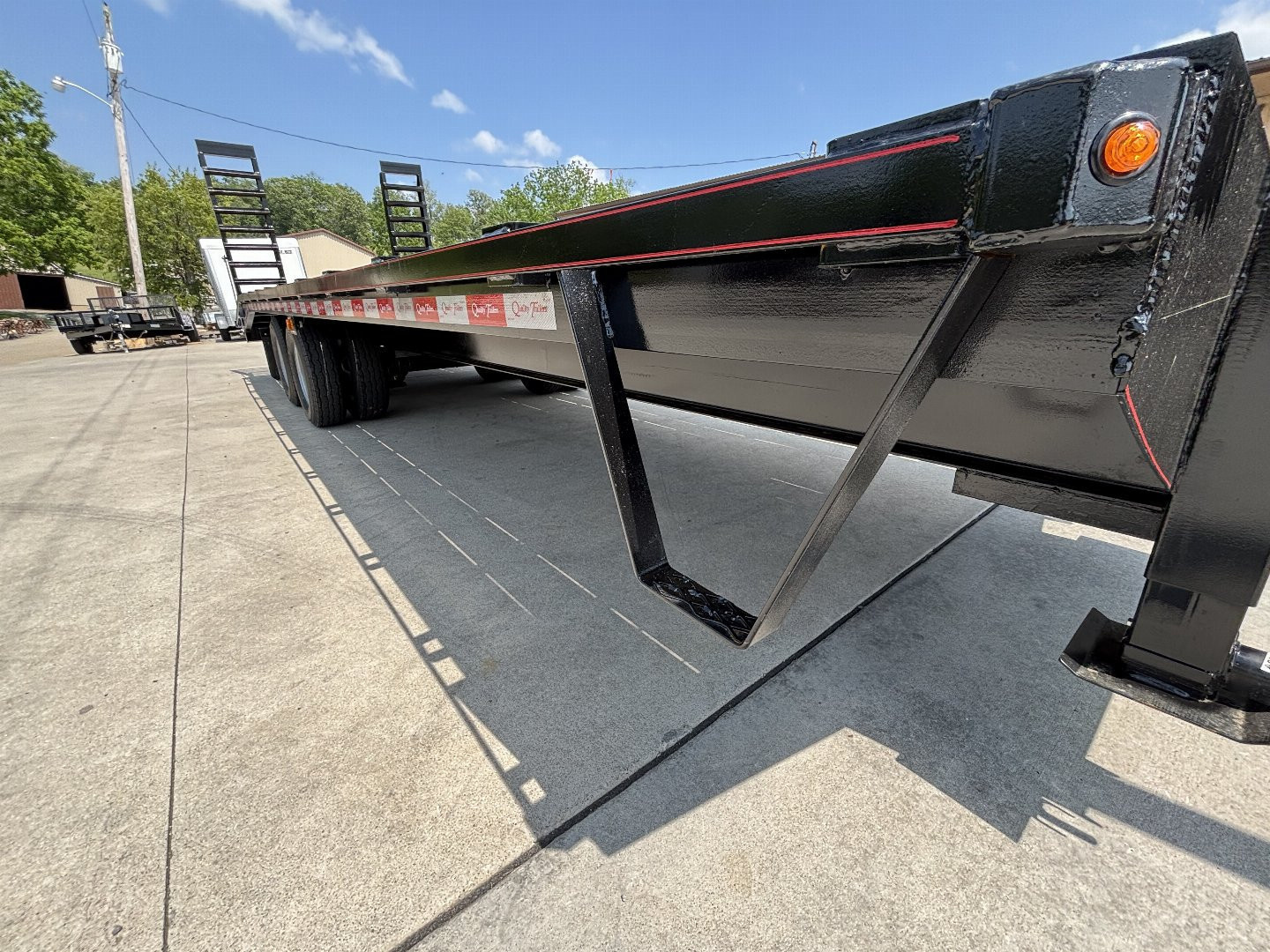 New 2027 Quality Trailers 25' Gooseneck (20' + 5' Dovetail) Pro Series Deckover Trailer - Tandem Dual - 25000# GVWR