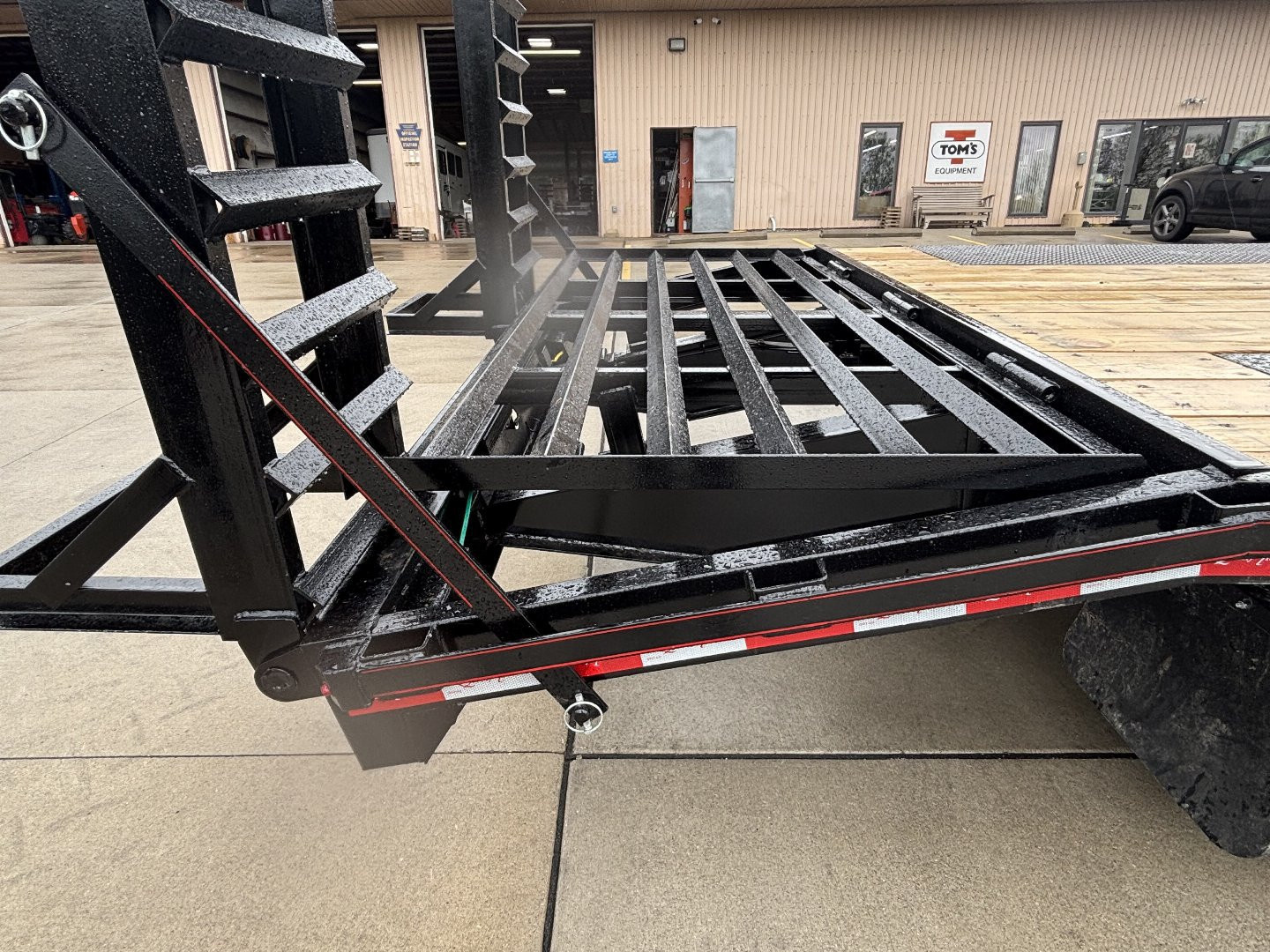 New 2027 Quality Trailers 25' Gooseneck (20' + 5' Pop Up Dove Tail) Pro Series - Tandem Dual - 25000# GVWR