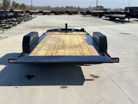 New 2025 Diamond C Trailers