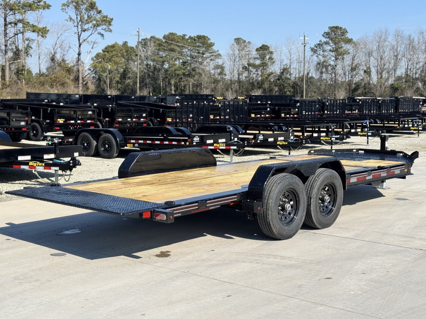 New 2025 Diamond C Trailers