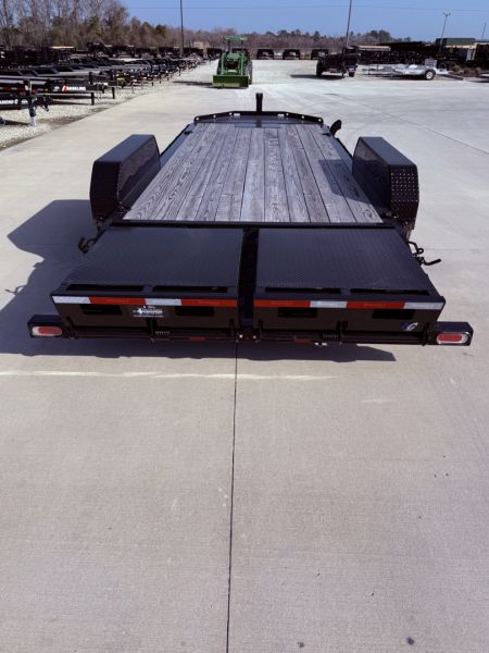 New 2025 Diamond C Trailers Equipment Trailer