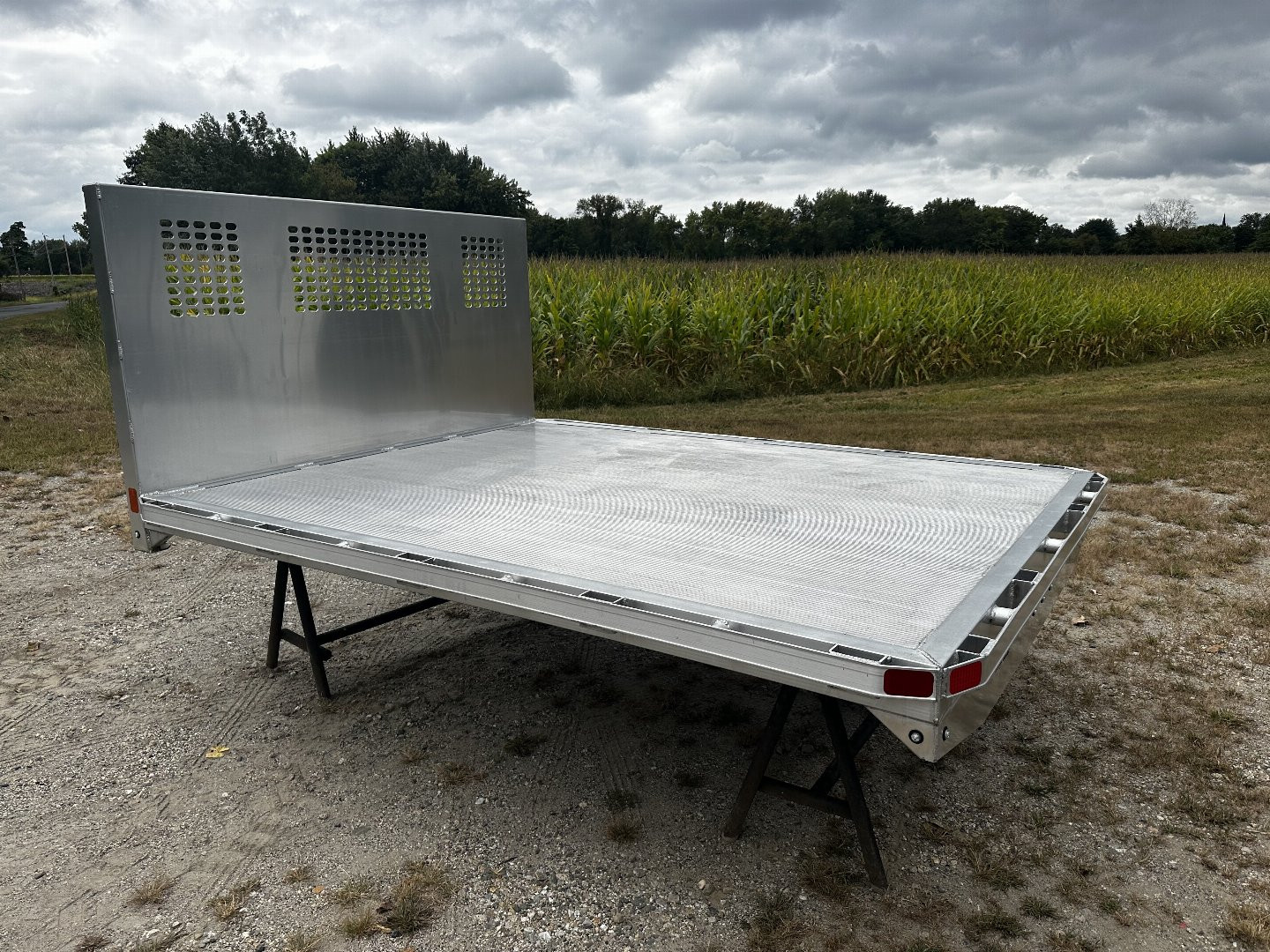 New CM Truck Bed All aluminum Single wheel C/C