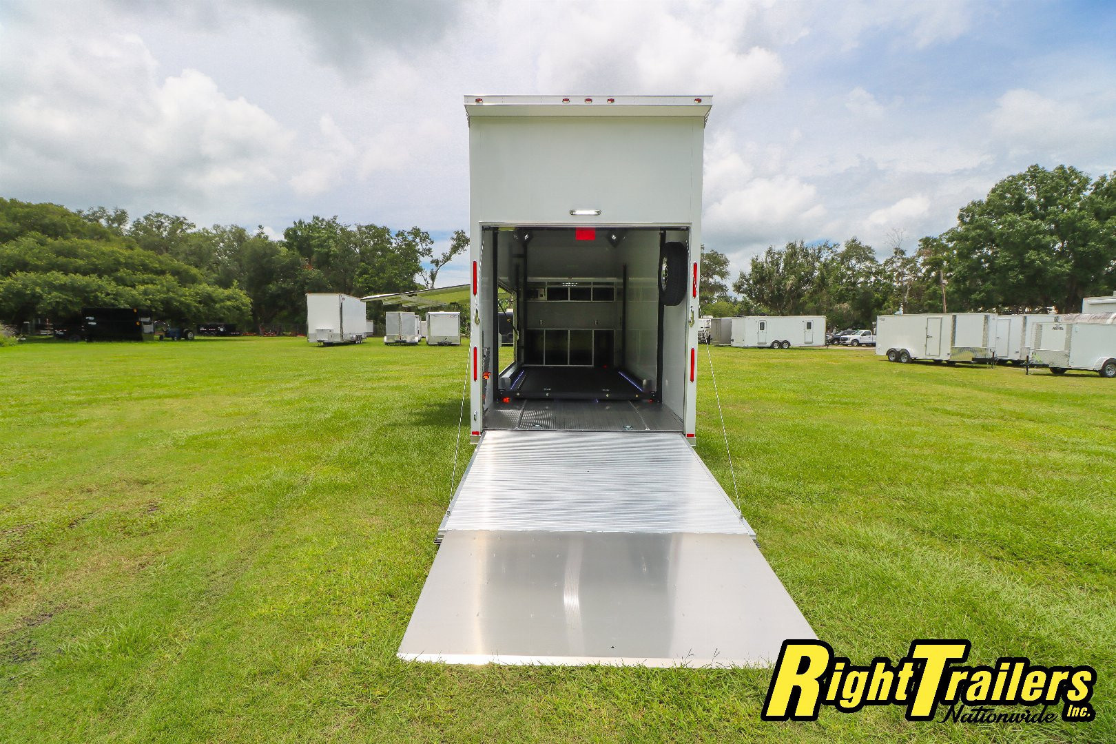 New 2026 inTech Trailers 8.5X28 Stacker