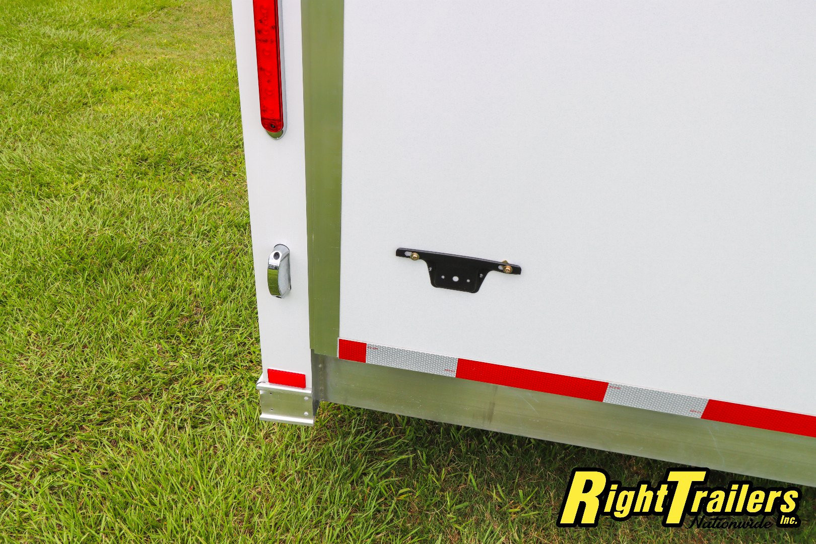 New 2027 inTech Trailers 8.5x32 Race Trailer Car / Racing Trailer