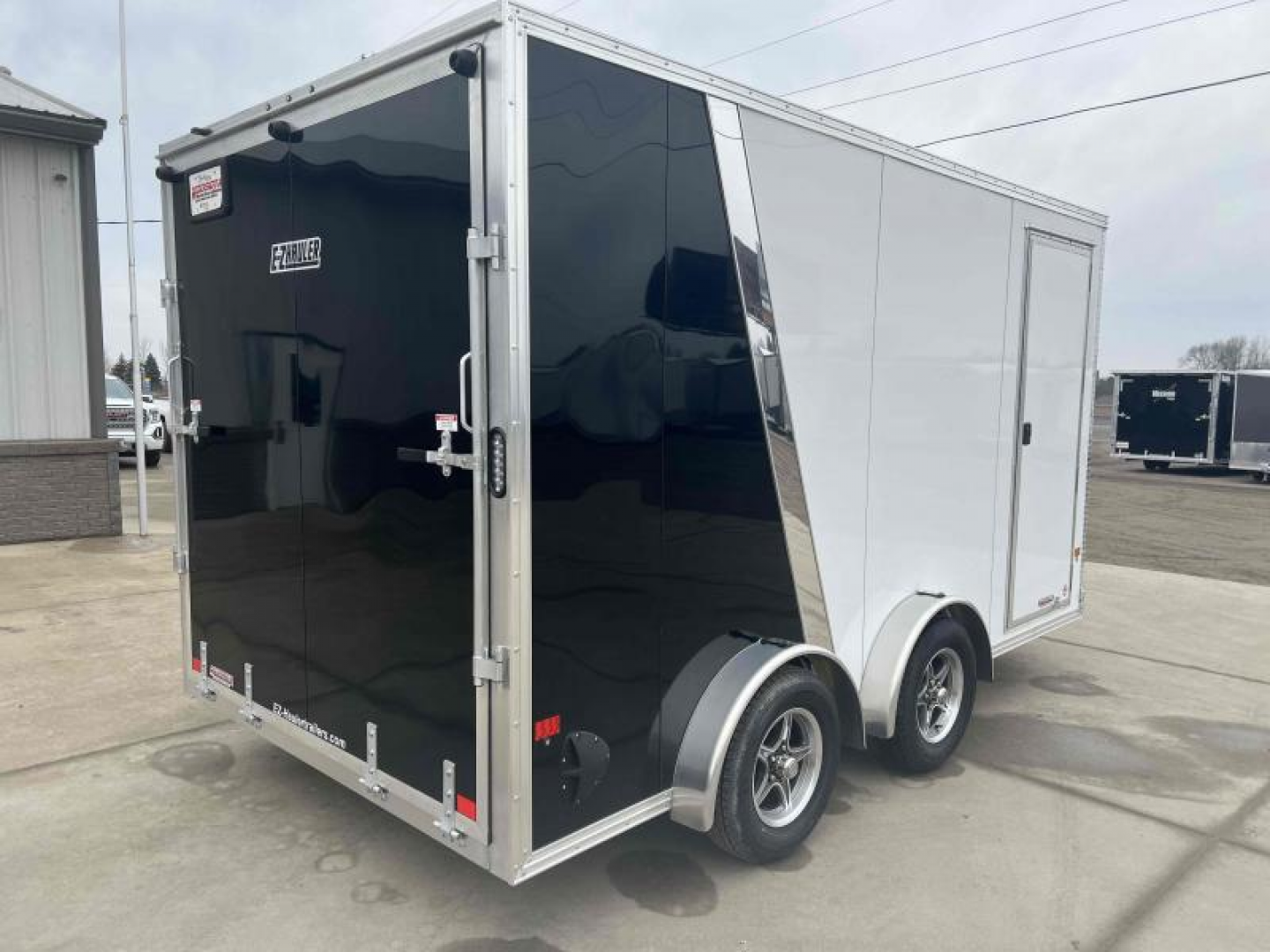 2024 E-Z Hauler photo 4