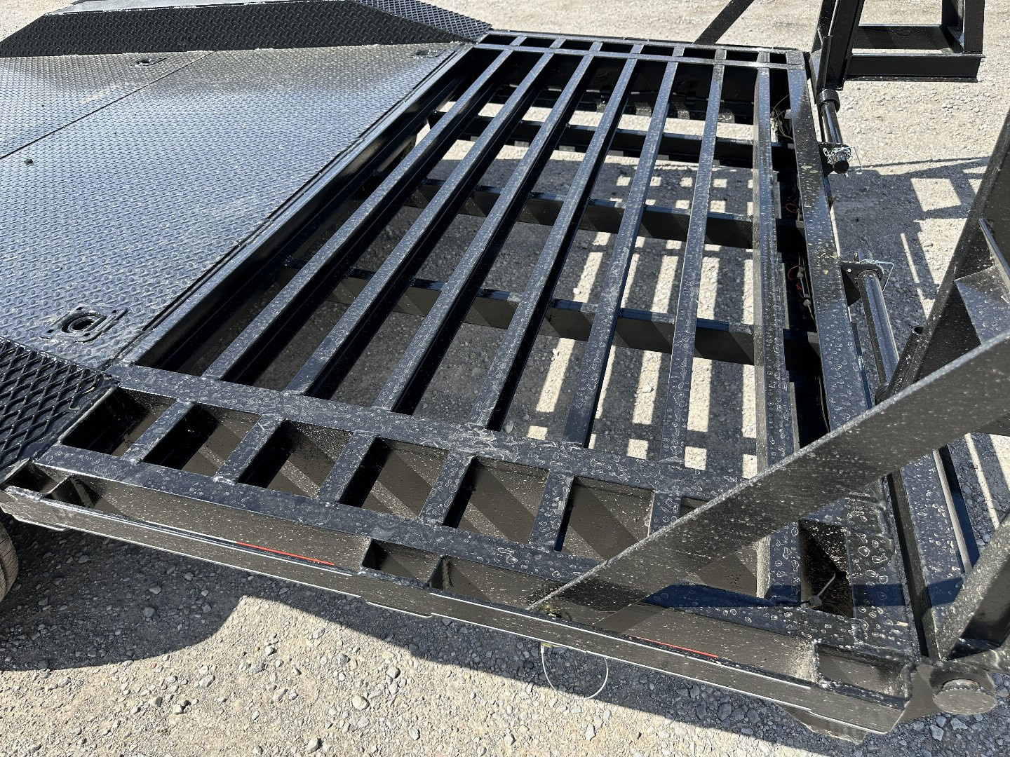 New 2026 Road Boss 102x24 Gooseneck Lowstyle Drive Over Fenders 8ks Equipment Trailer