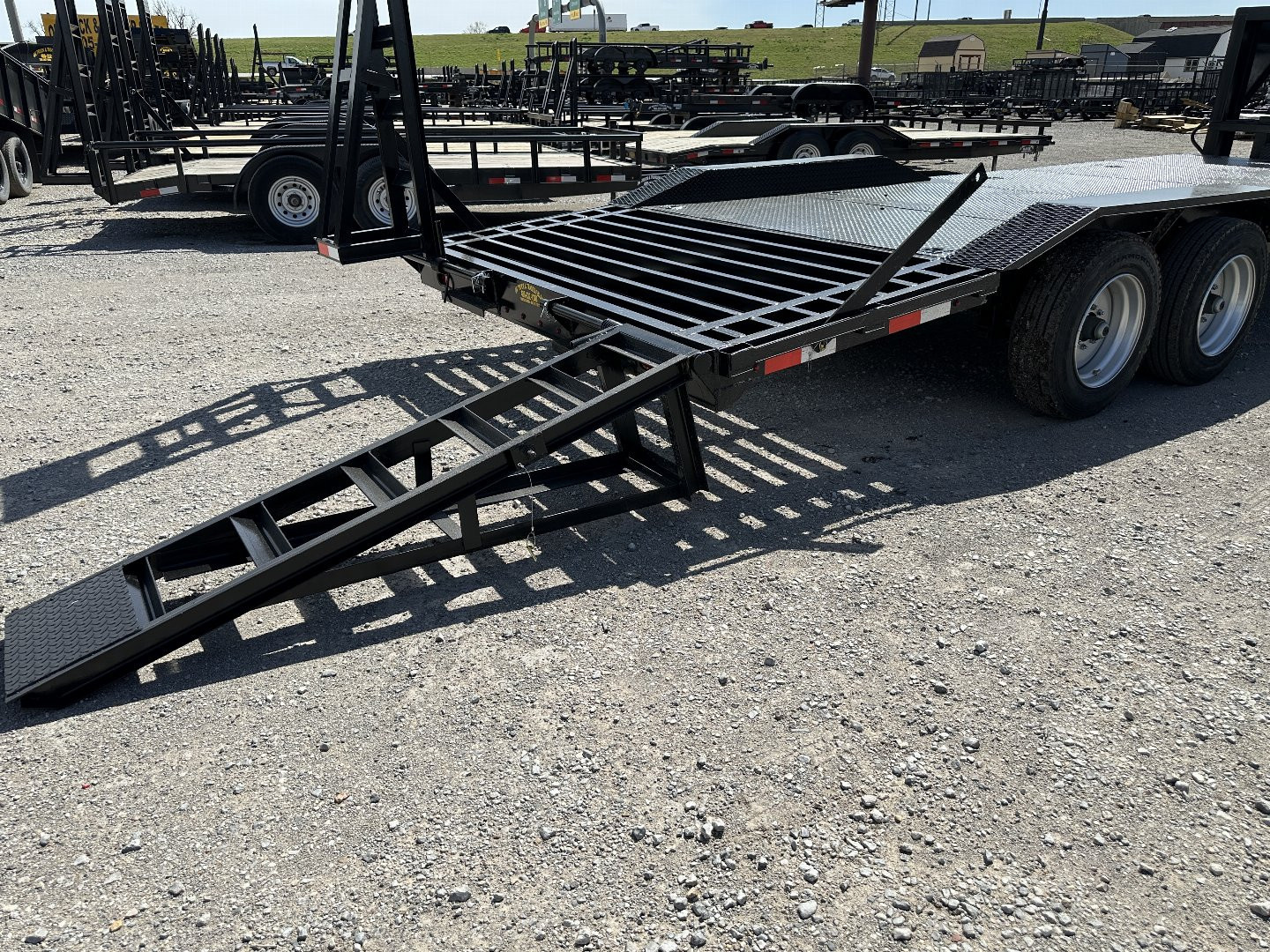 New 2026 Road Boss 102x24 Gooseneck Lowstyle Drive Over Fenders 8ks Equipment Trailer
