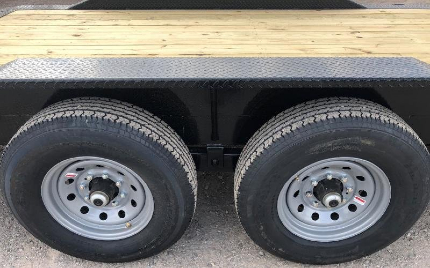 New 2022 East Texas Trailers 20' Tandem Axle Gooseneck Lowstyle Car Hauler / Equipment Trailer