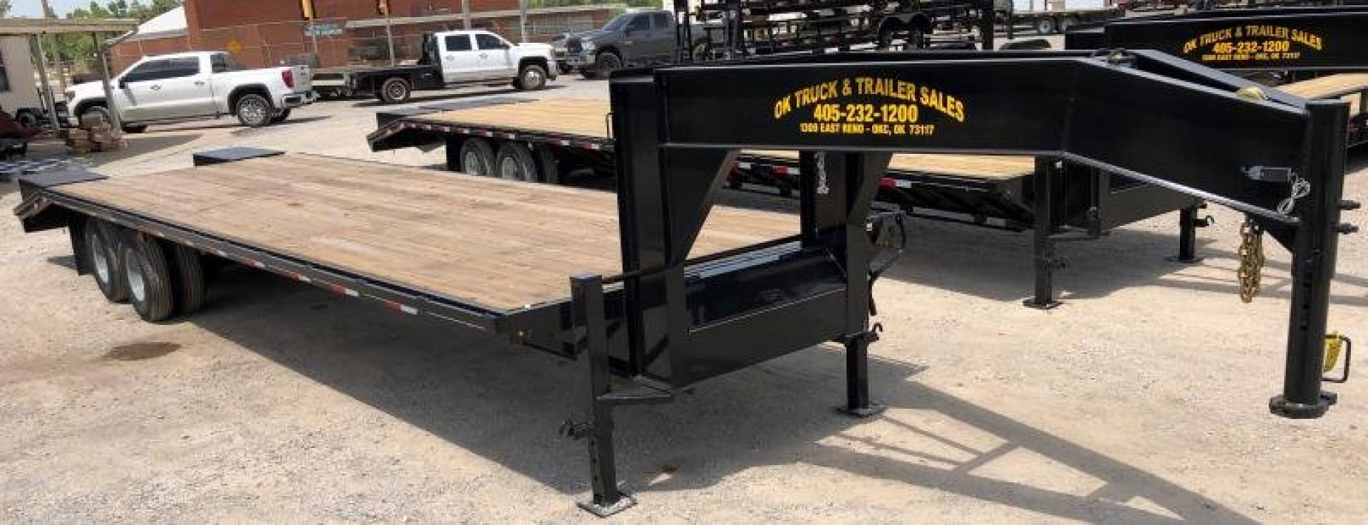 New 2026 Road Boss 32'Tandem Dual Gooseneck with COMBO dove tail Equipment Trailer